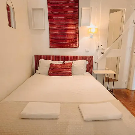 Apartment Charming 5 Bedroom In Traditional Lisbon