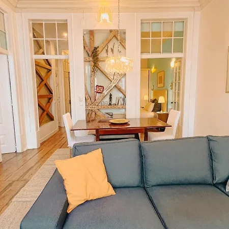 Charming 5 Bedroom In Traditional *
