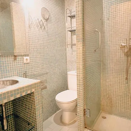 Charming 5 Bedroom In Traditional Apartment Lisbon