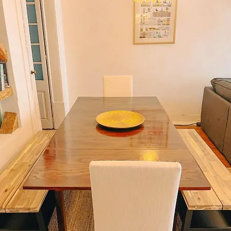 Apartamento Charming 5 Bedroom In Traditional Lisboa