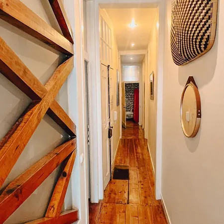 Charming 5 Bedroom In Traditional Apartamento *